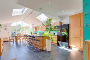 Stunning 3 bed terrace close to Cambridge station Pass The Keys